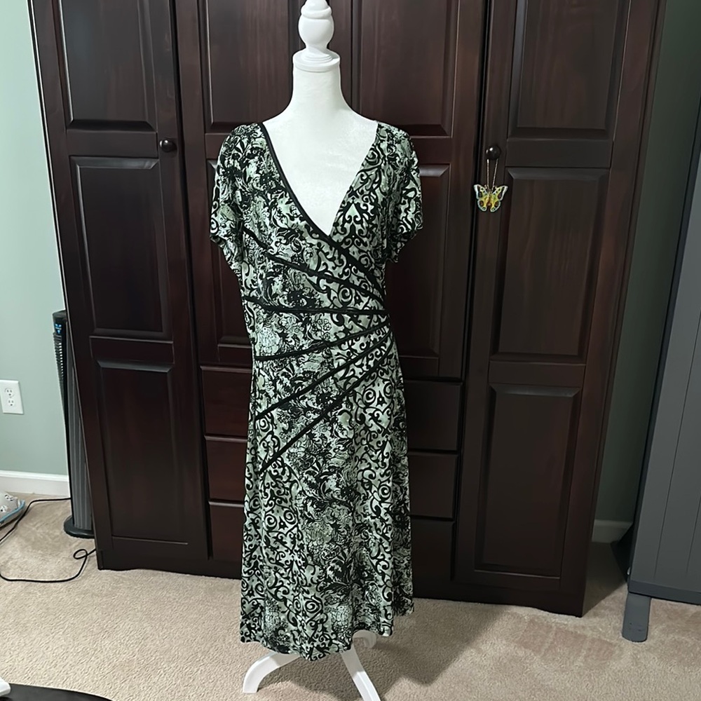 Connected Apparel Black and White Flutter Sleeve Sheath Dress